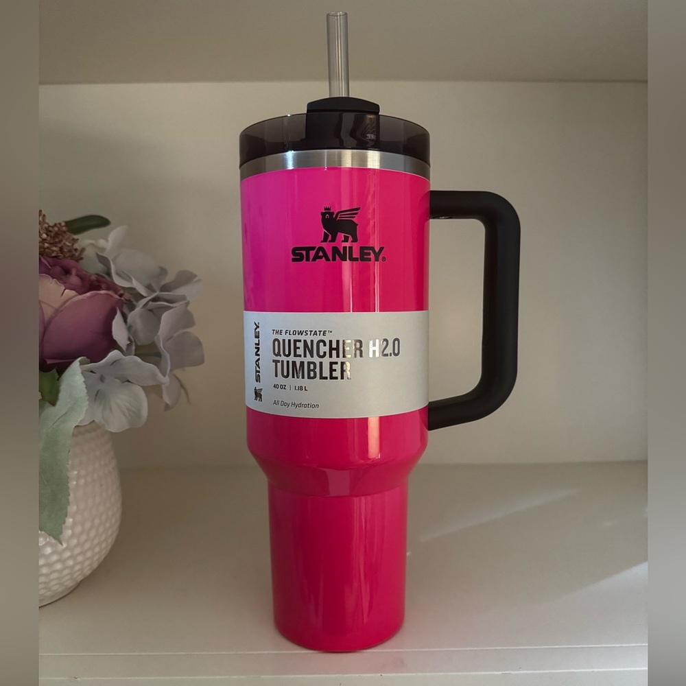 Stanley 40 oz. Quencher H2.0 FlowState Tumbler – Electric Pink